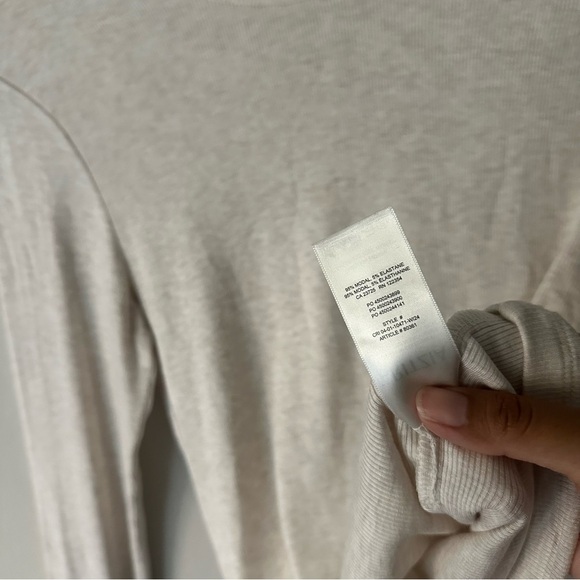 Aritzia Wilfred Free Mockneck‎ Pullover Long Sleeve Lounge in Oatmeal Medium - Picture 6 of 7